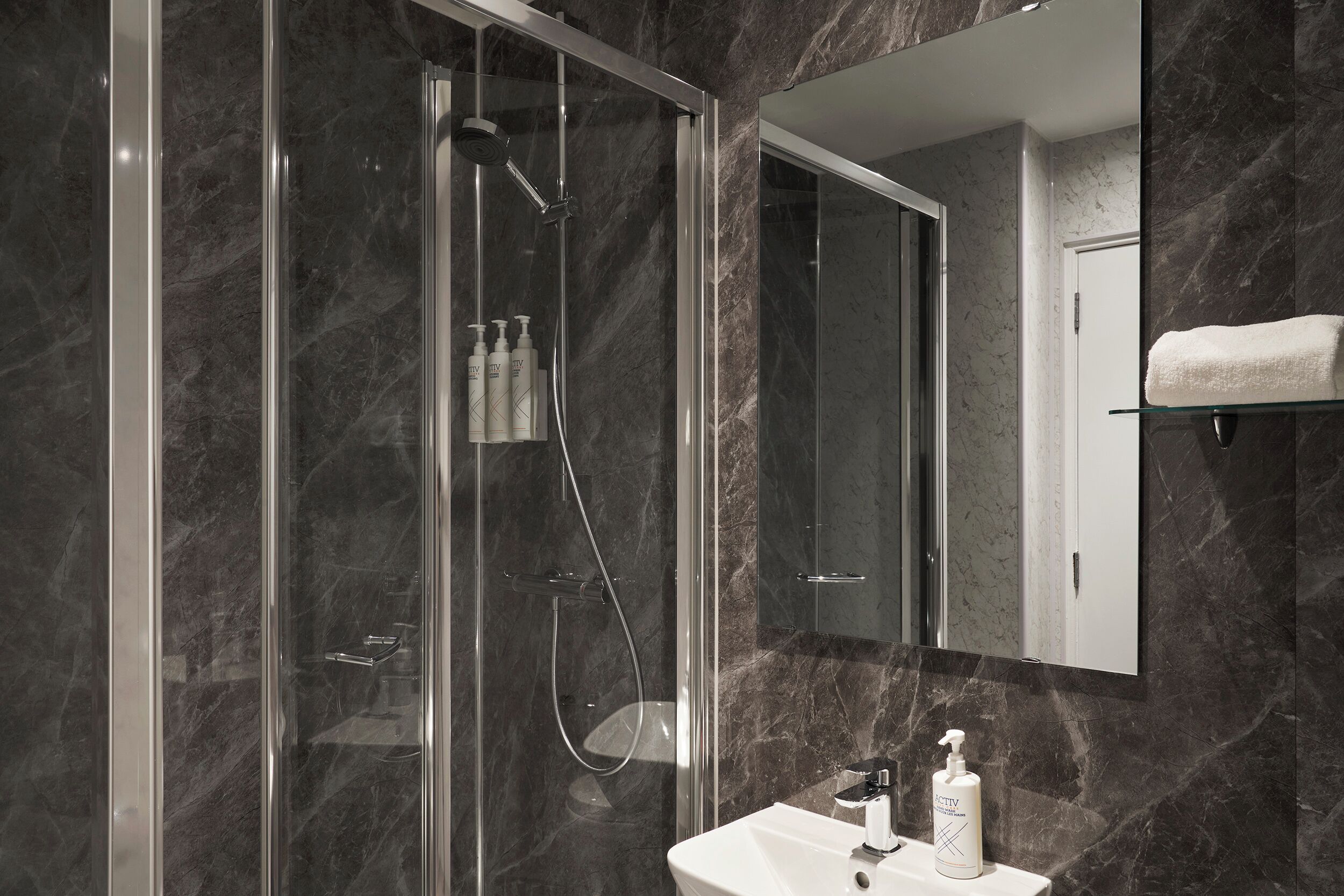 Efficient Double | Bathroom | Shower, free toiletries, hair dryer, towels