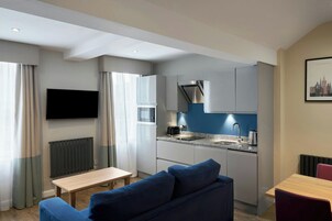 开间, 1 张双人床 | 客房内保险箱、办公桌、遮光窗帘、熨斗/熨衣板