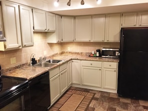 Suite, 1 Queen Bed, Non Smoking | Premium bedding, pillowtop beds, desk, laptop workspace