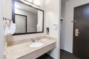 Combined shower/tub, eco-friendly toiletries, hair dryer, towels