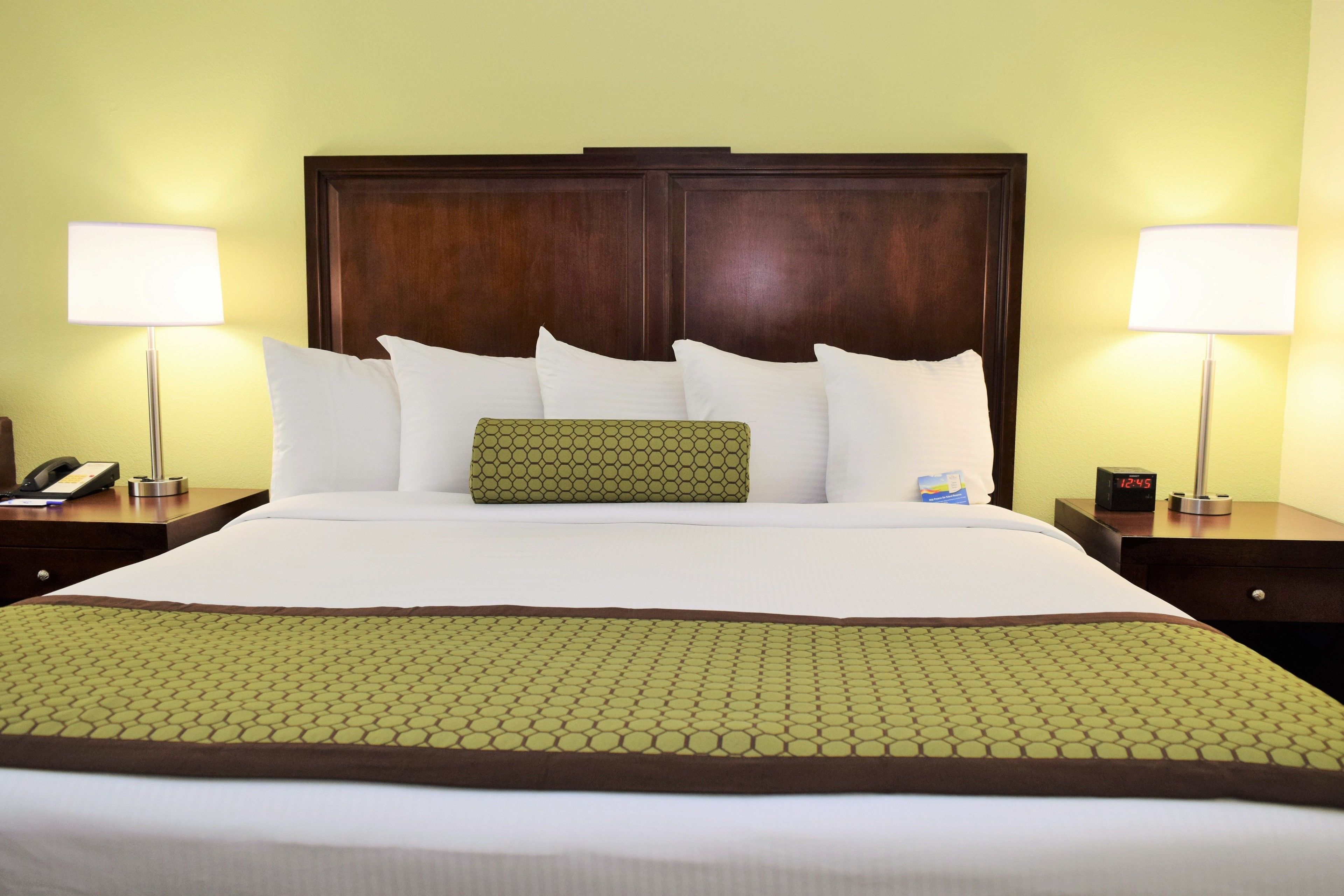 套房, 1 張加大雙人床, 非吸煙房 | 高級寢具、舒適加層、書桌、筆電工作空間