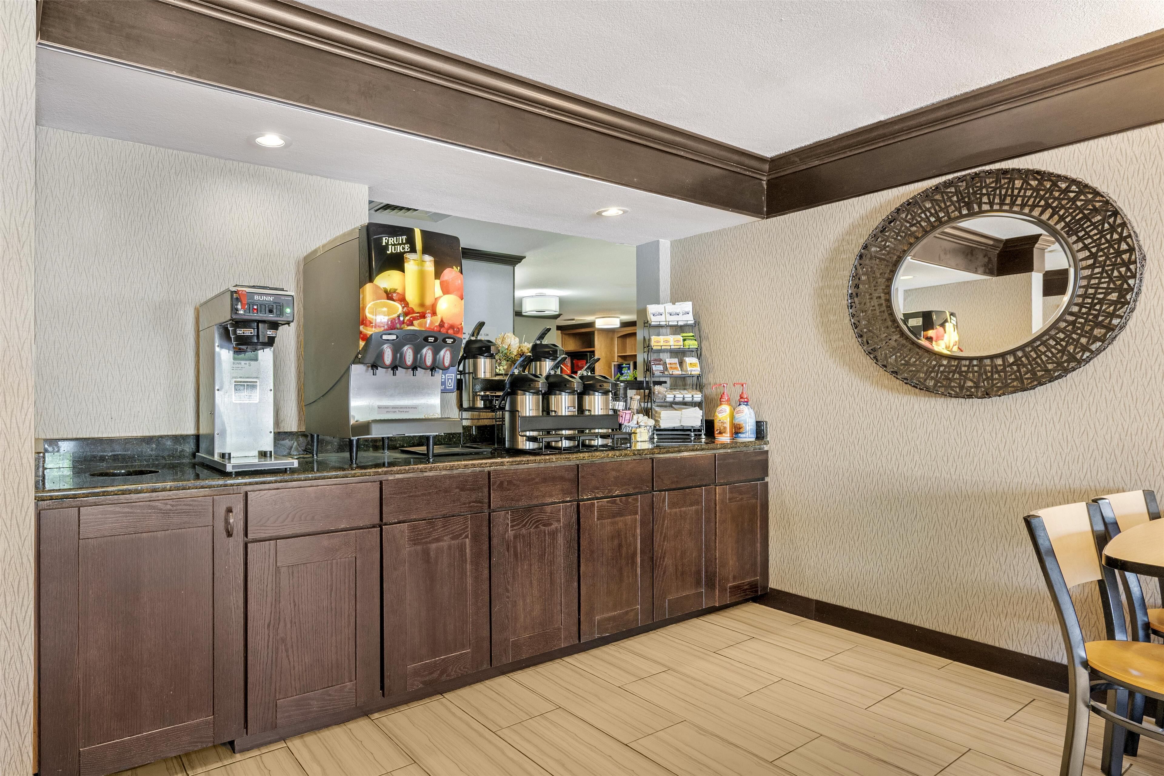 free daily continental breakfast