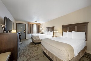 Standard Room, 2 Double Beds, Accessible, Bathtub | Iron/ironing board, free cribs/infant beds, free rollaway beds