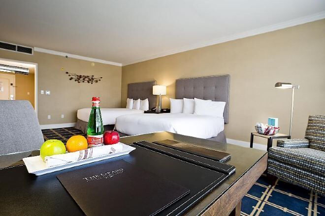 Minibar, in-room safe, desk, iron/ironing board