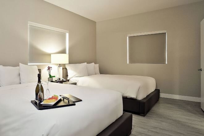 Minibar, in-room safe, desk, iron/ironing board