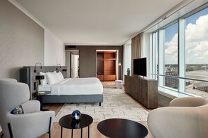 Egyptian cotton sheets, premium bedding, pillowtop beds, in-room safe - Rotterdam Marriott Hotel (Rotterdam)