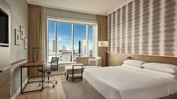 Deluxe Room, 1 King Bed, Non Smoking, City View | Egyptian cotton sheets, premium bedding, pillowtop beds, in-room safe