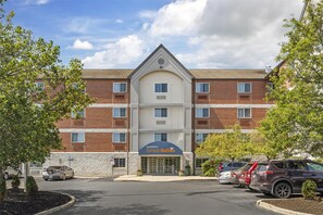 Building design - Sonesta Simply Suites Boston Burlington (Burlington)