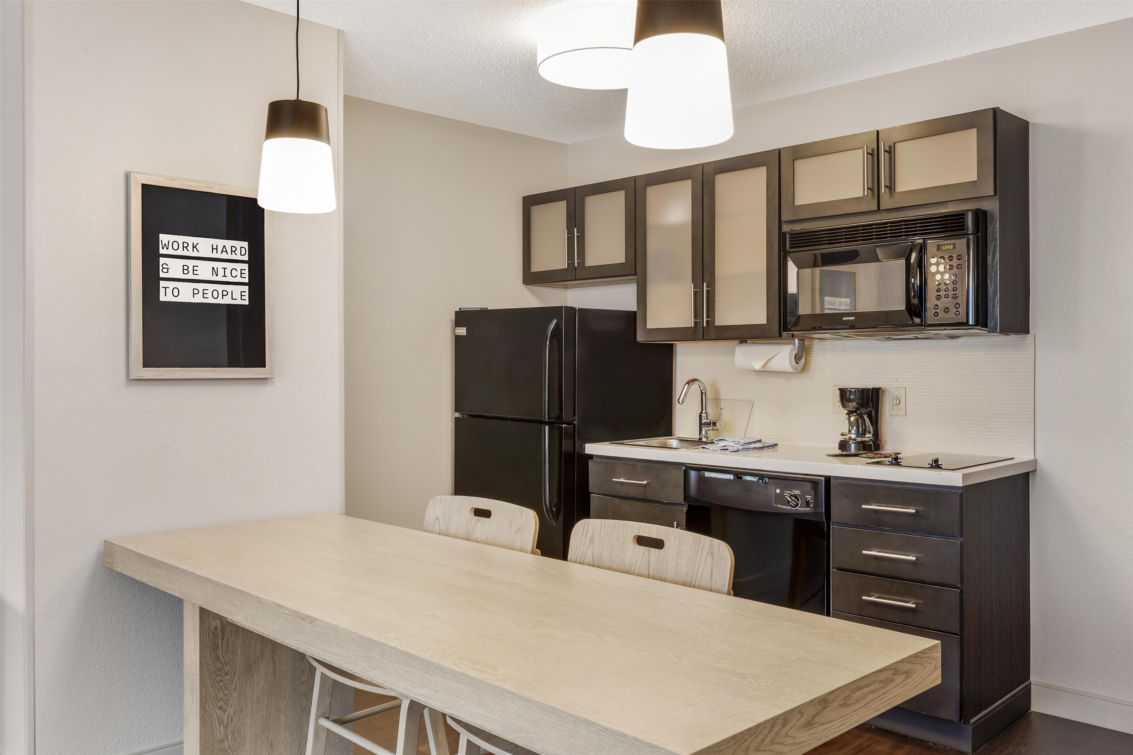Fridge, microwave, stovetop, dishwasher