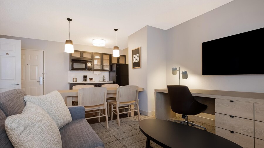 Sonesta Simply Suites Boston Burlington