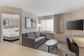 42-inch flat-screen TV with satellite channels, TV - Sonesta Simply Suites Boston Burlington (Burlington)