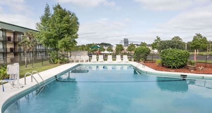 Super 8 by Wyndham Valdosta Mall