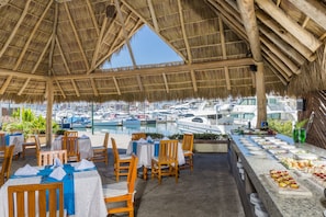 Buffet - Flamingo Vallarta Hotel & Marina (Puerto Vallarta)