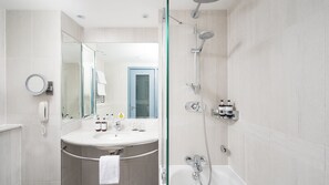 Standard Room, 1 King Bed, Balcony (Mid Floor) | Bathroom | Combined shower/tub, eco-friendly toiletries, hair dryer, bathrobes
