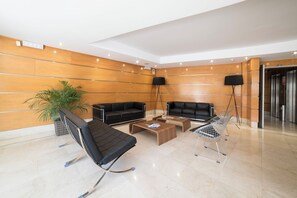 Lobby - Infanta Mercedes (Madrid)