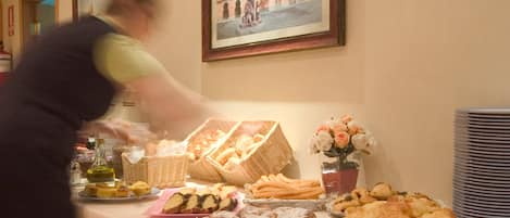 Breakfast buffet