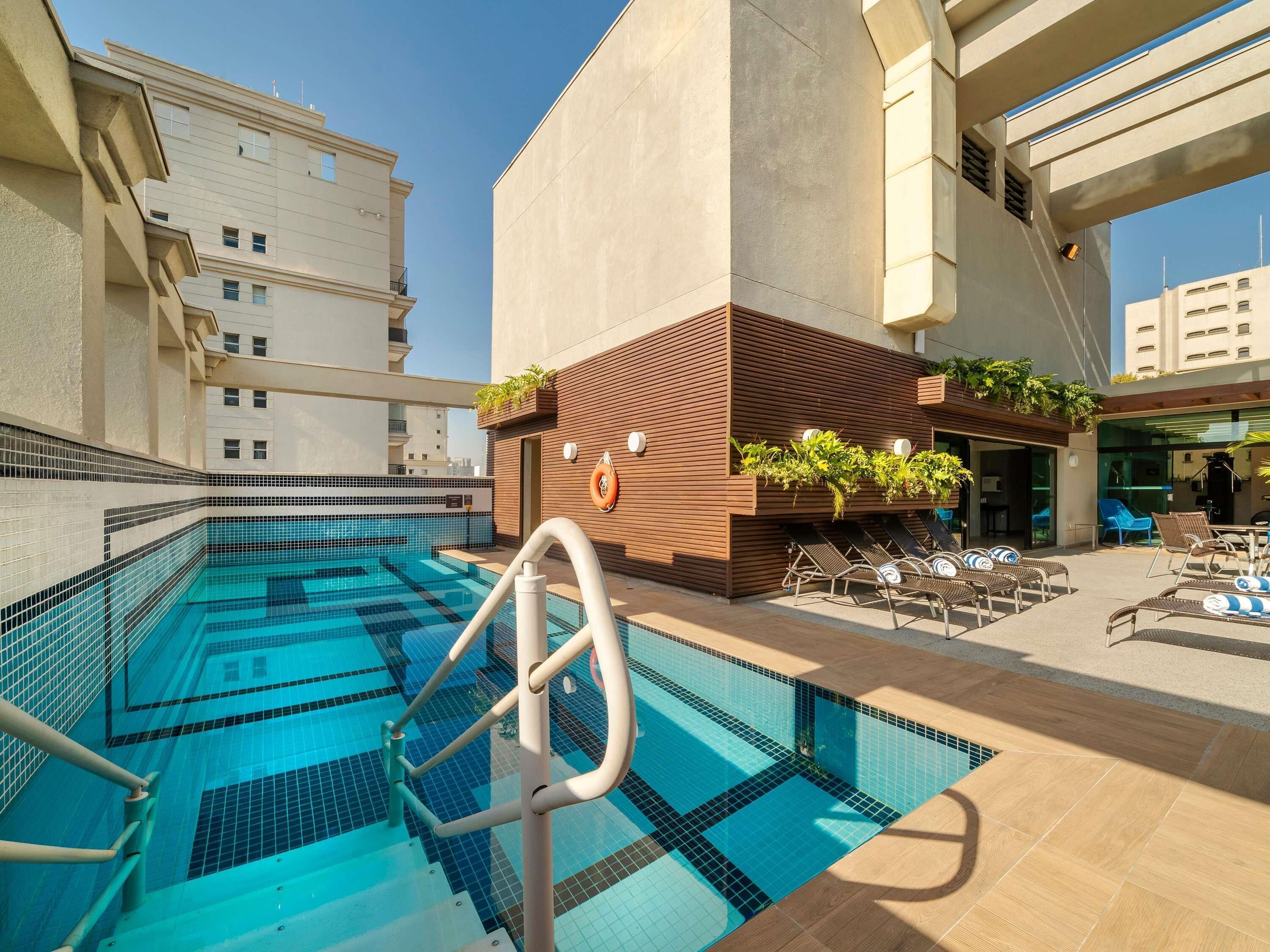 Outdoor pool, pool loungers