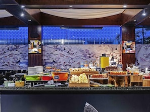 Breakfast, lunch, dinner served; international cuisine, garden views