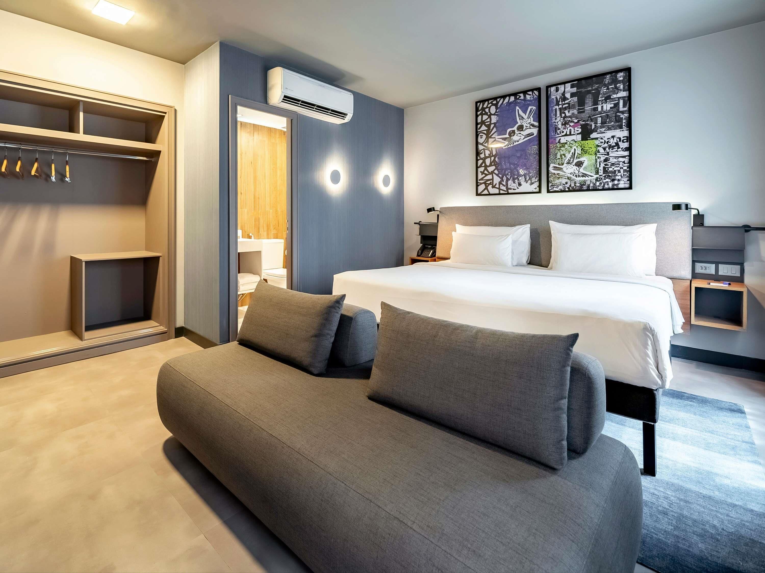 Superior Room, 1 Queen Bed | Minibar, in-room safe, laptop workspace, blackout curtains
