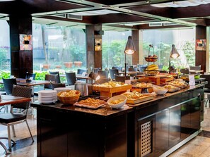 Café da manhã com buffet todos os dias (BRL 75 por pessoa)