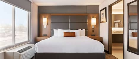 Studio Suite, 1 King Bed, Non Smoking | Premium bedding, in-room safe, individually decorated