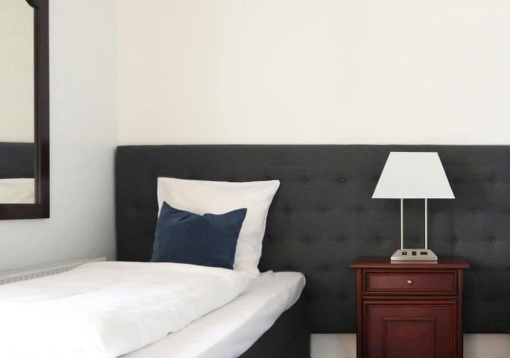 Habitación individual, 1 cama individual | Ropa de cama hipoalergénica, escritorio, wifi gratis y ropa de cama 