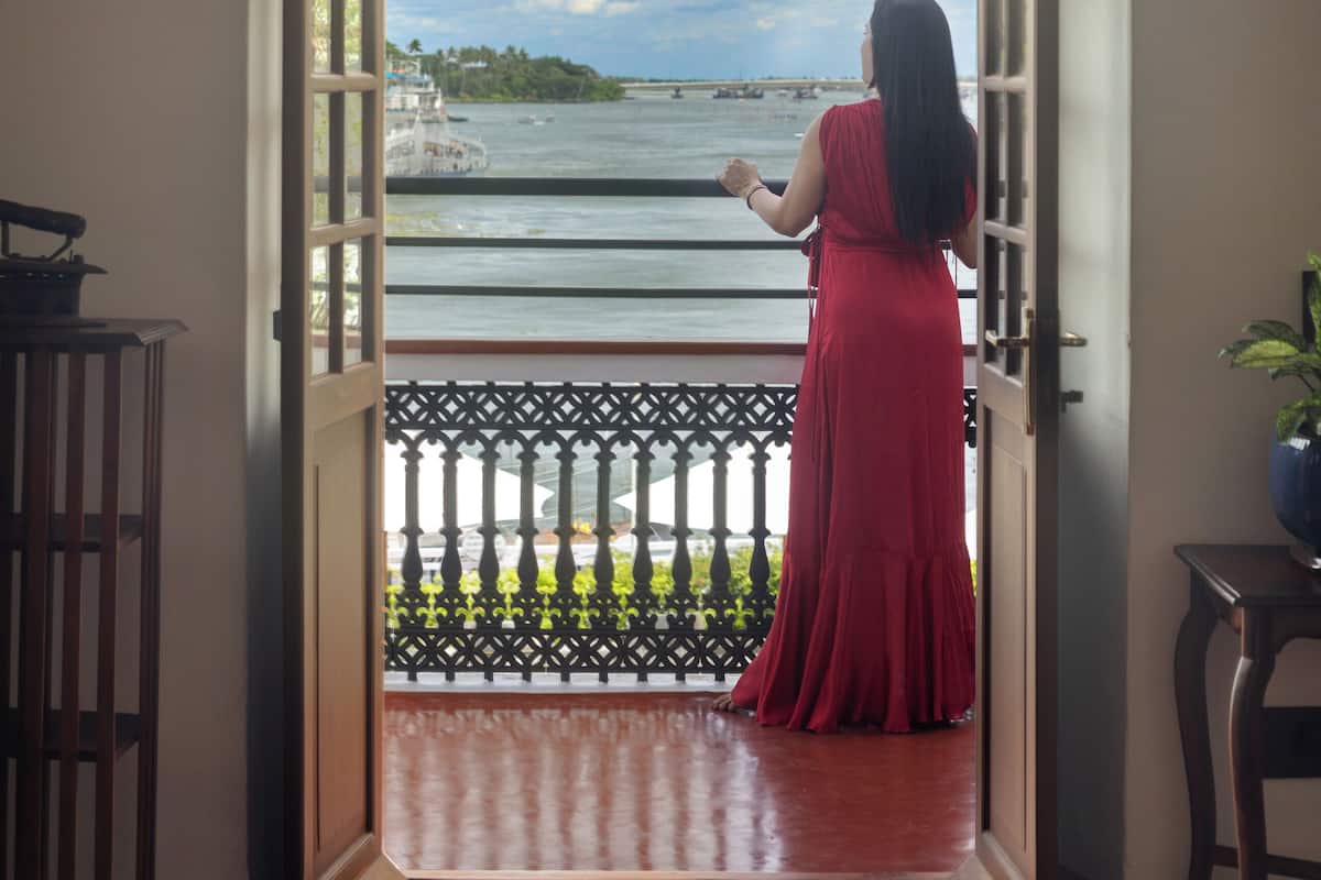 Deluxe Sea Facing Suite with Balcony | Vista balcone