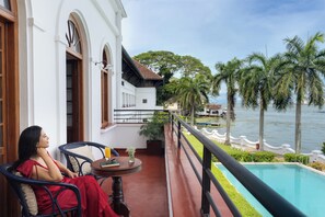 Deluxe Sea Facing Suite with Balcony | Balcony - Brunton Boatyard - Cgh Earth (Kochi)