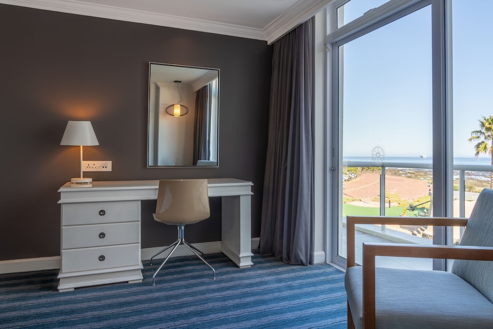 Radisson Collection Hotel, Waterfront Cape Town by null
