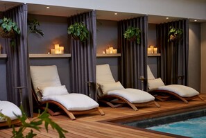 Couples treatment room(s), sauna, hot tub, body treatments, aromatherapy - Radisson Collection Hotel, Waterfront Cape Town (Cape Town)