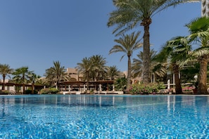 Indoor pool, 3 outdoor pools, pool umbrellas, sun loungers