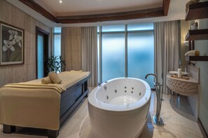 Couples treatment rooms, sauna, body treatments, aromatherapy