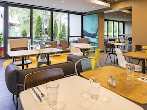 Lunch and dinner served, Regional cuisine