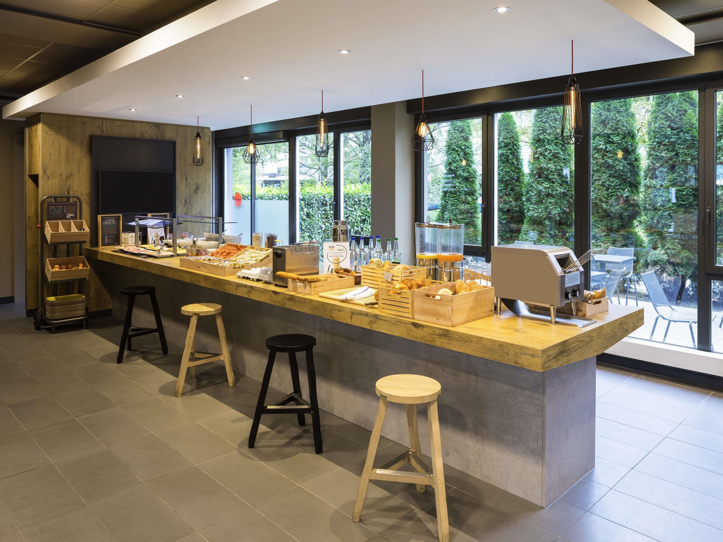Déjeuner et dîner servis sur place