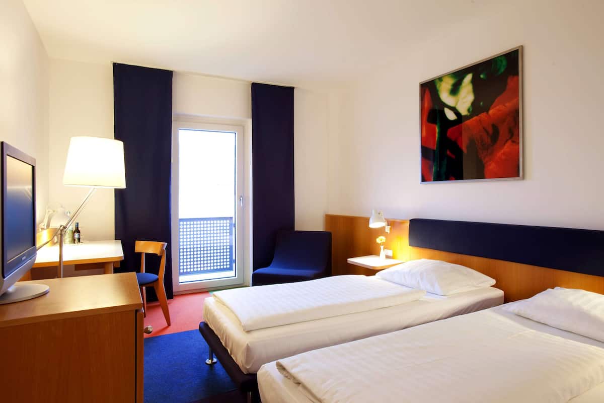 Minibar, in-room safe, desk, free WiFi
