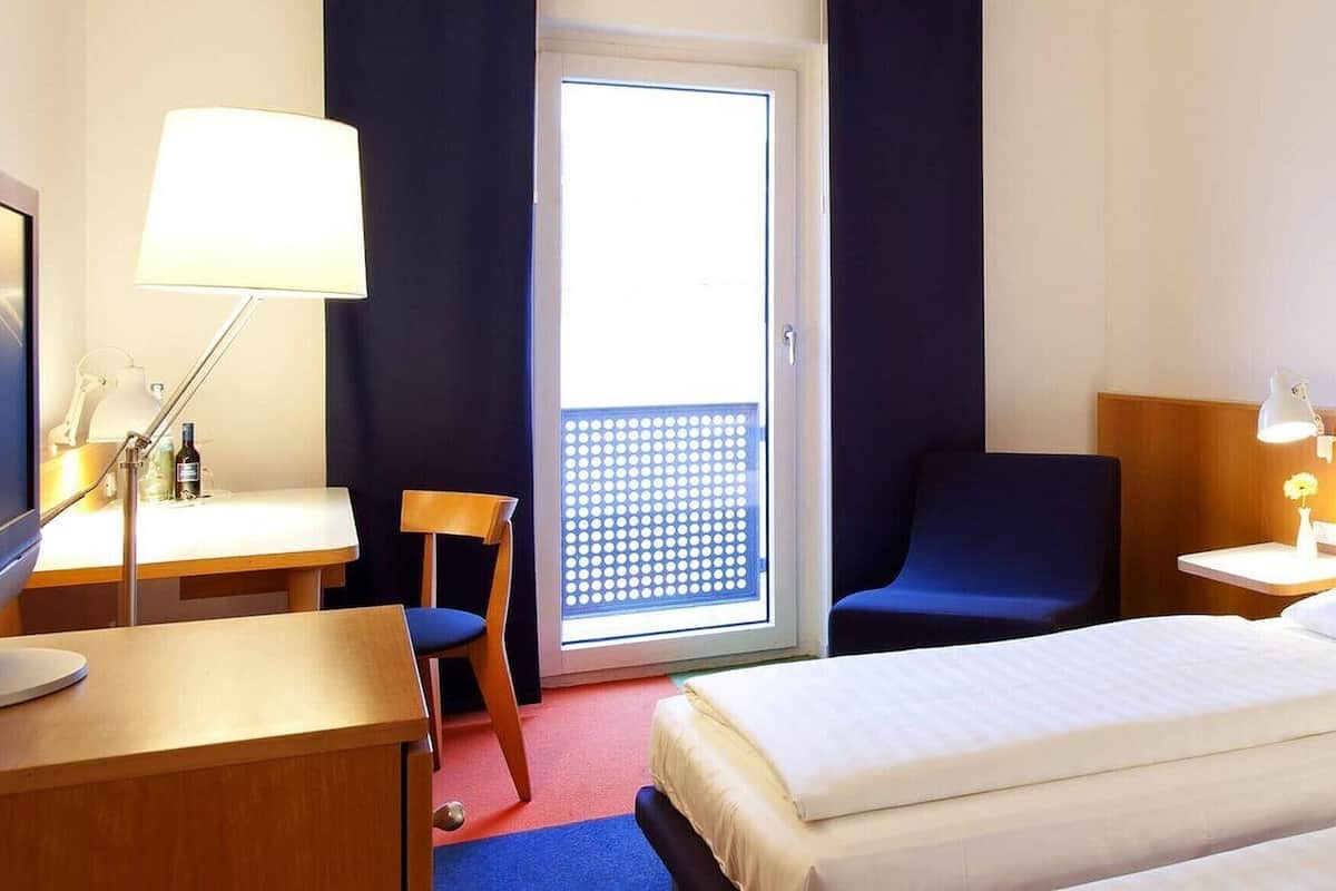 Minibar, in-room safe, desk, free WiFi