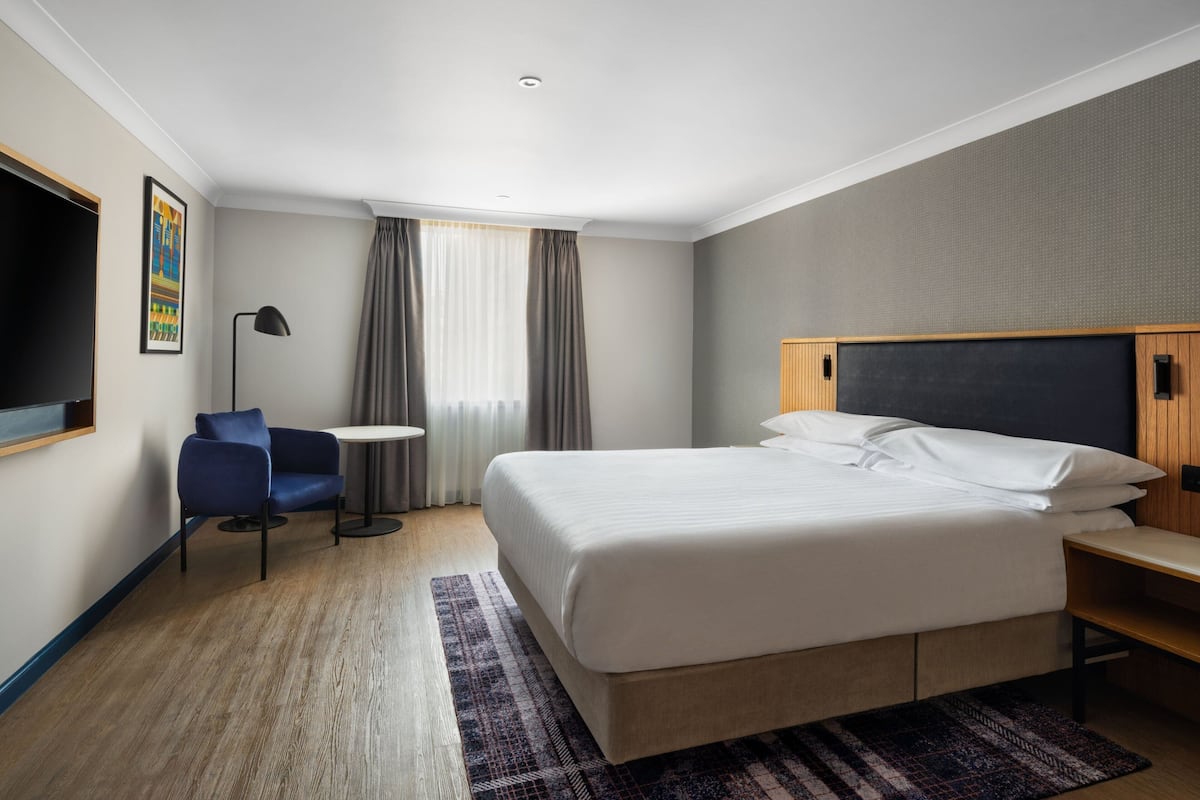 Habitación doble Deluxe, 1 cama matrimonial, para no fumadores | Ropa de cama hipoalergénica y caja de seguridad en la habitación