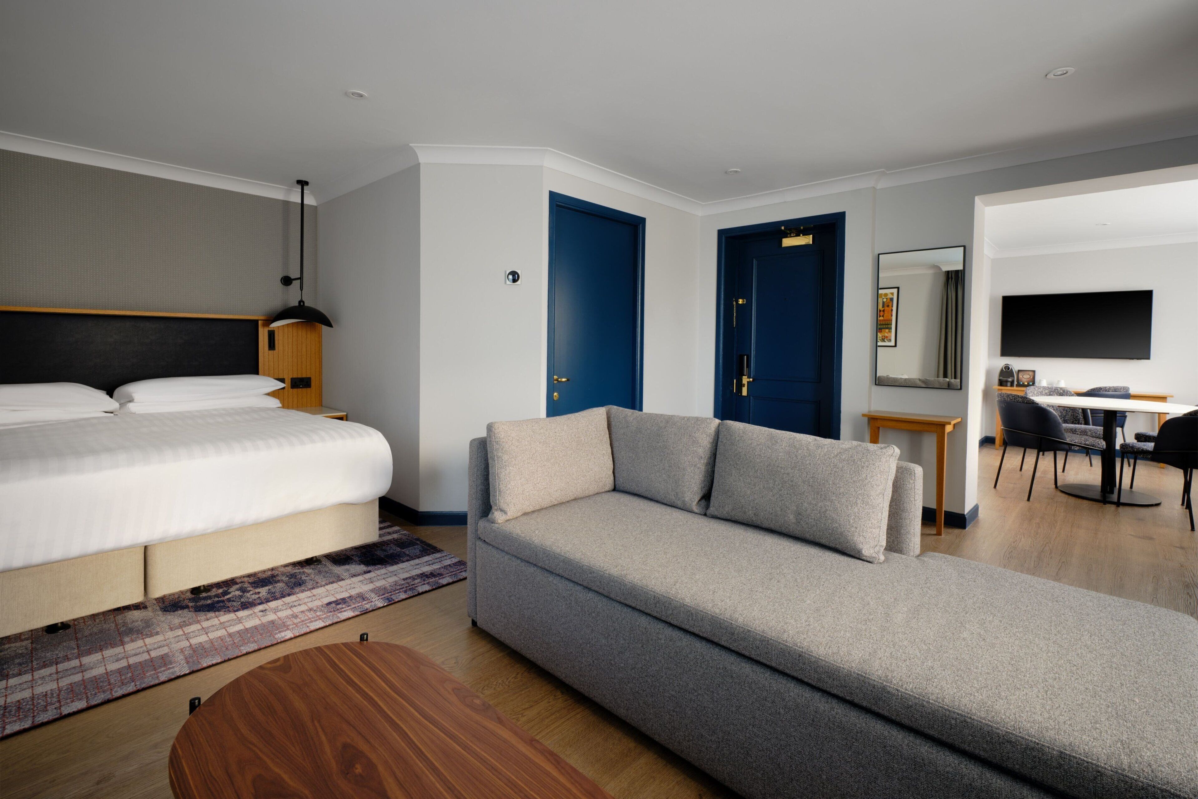 junior suite, 1 bedroom | hypo-allergenic bedding, in-room safe, blackout curtains