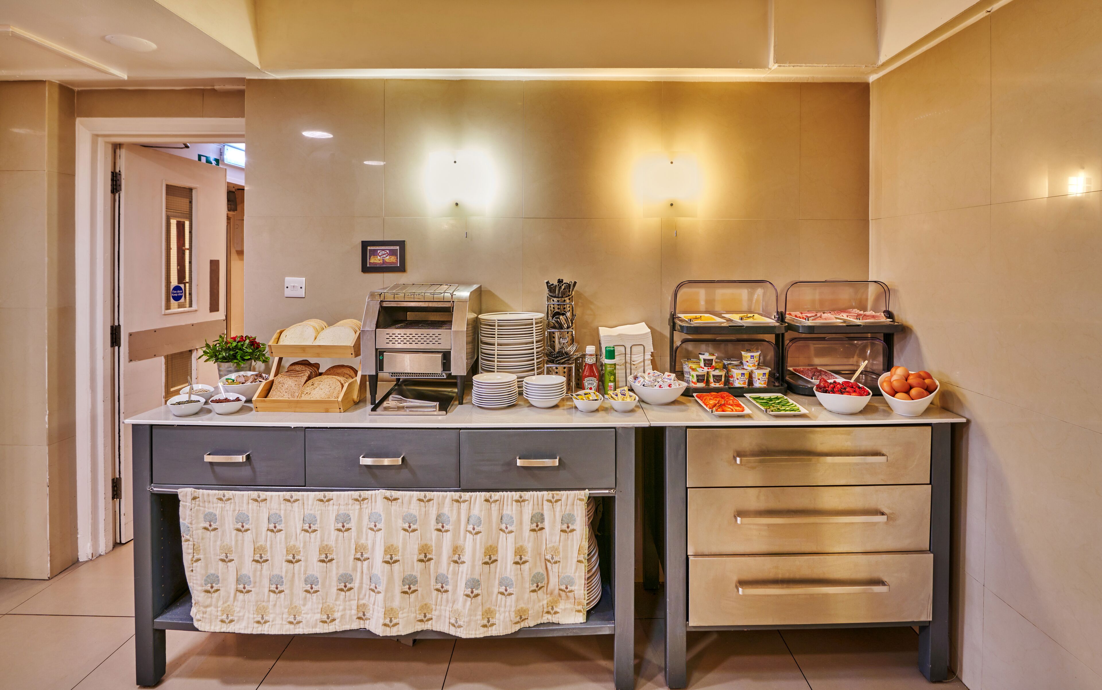 Photo - Huttons Hotel, Victoria London