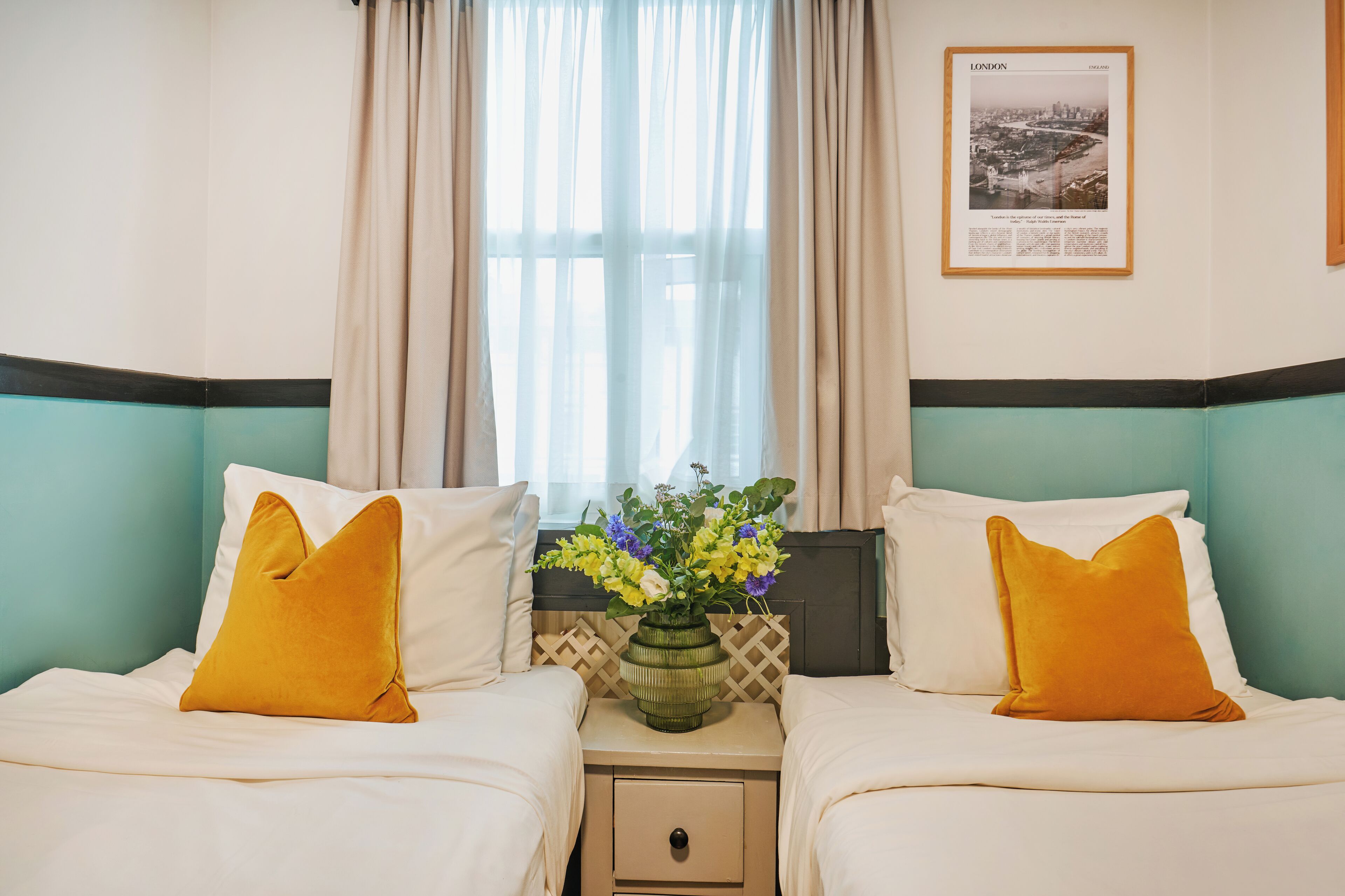 Photo - Huttons Hotel, Victoria London