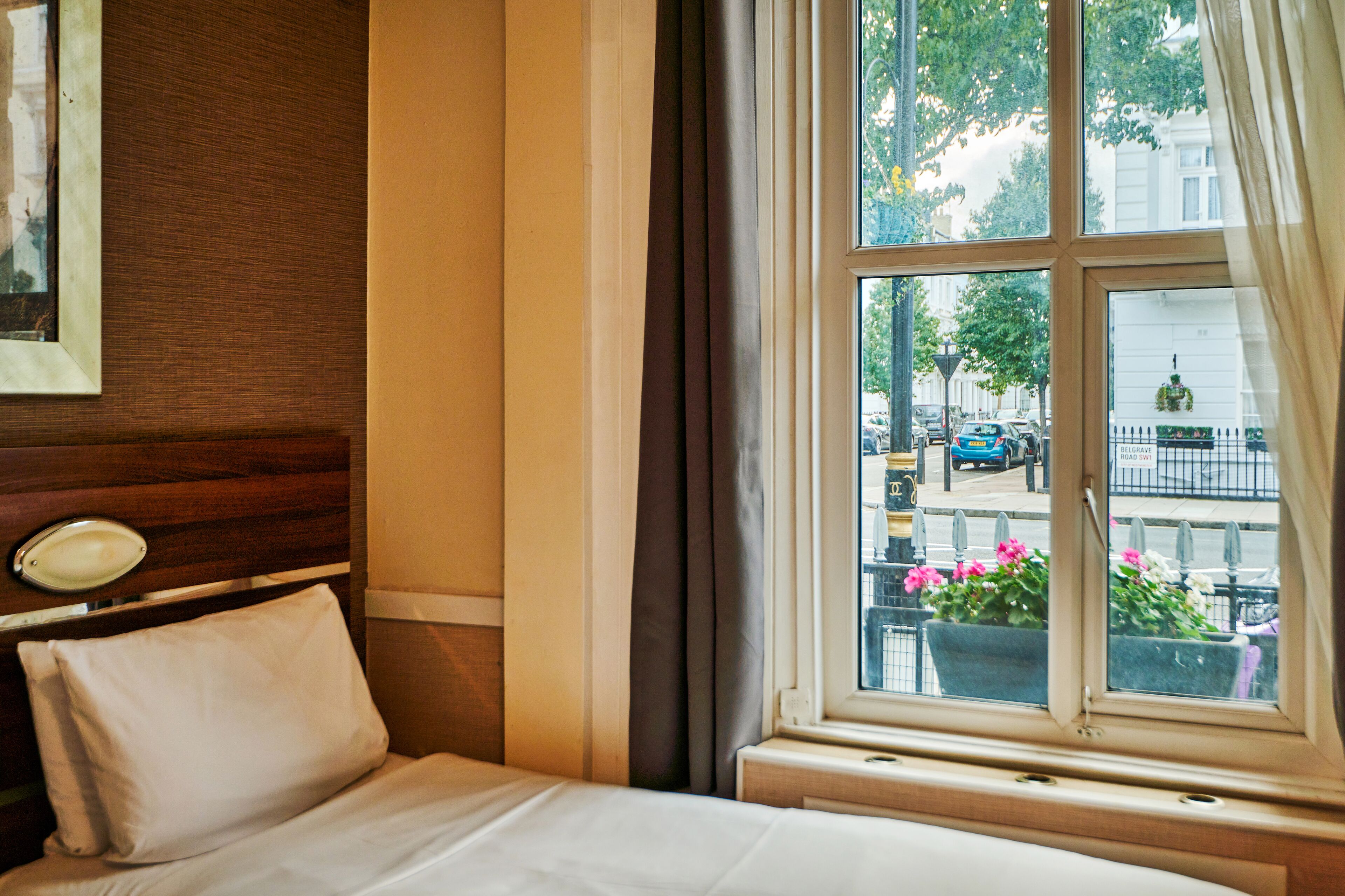 Pillowtop beds, iron/ironing board, free WiFi