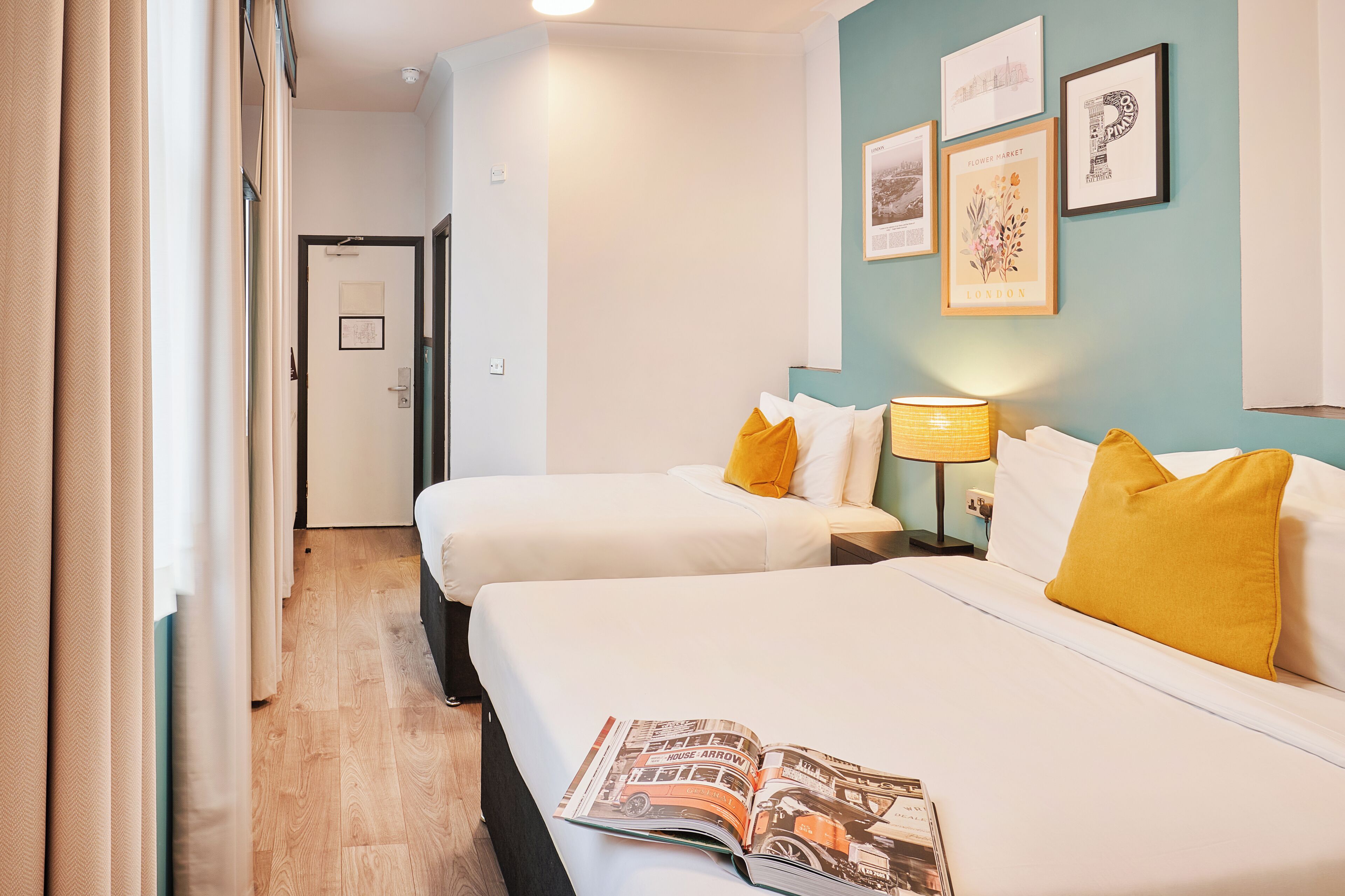 Photo - Huttons Hotel, Victoria London