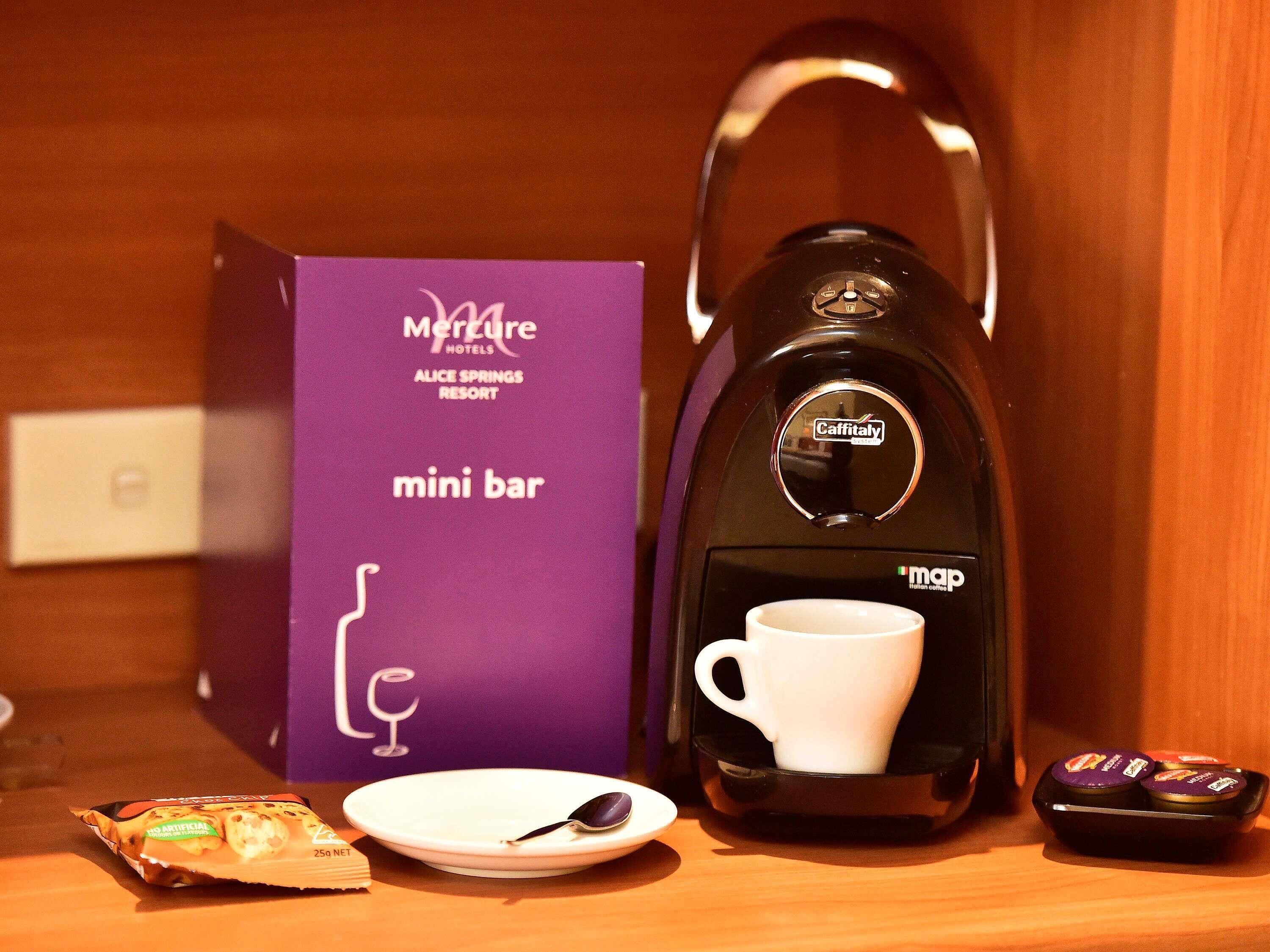 Minibar, in-room safe, desk, iron/ironing board
