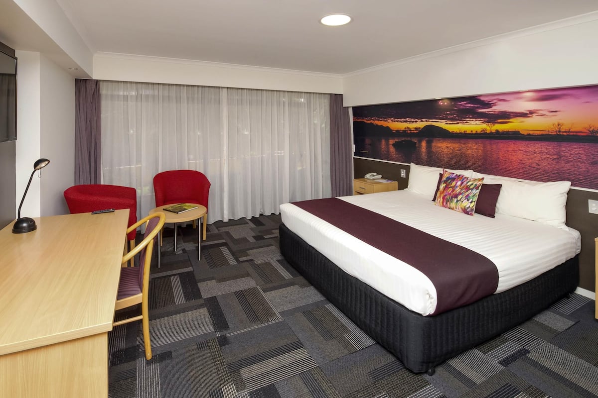 Superior Room, 1 King Bed