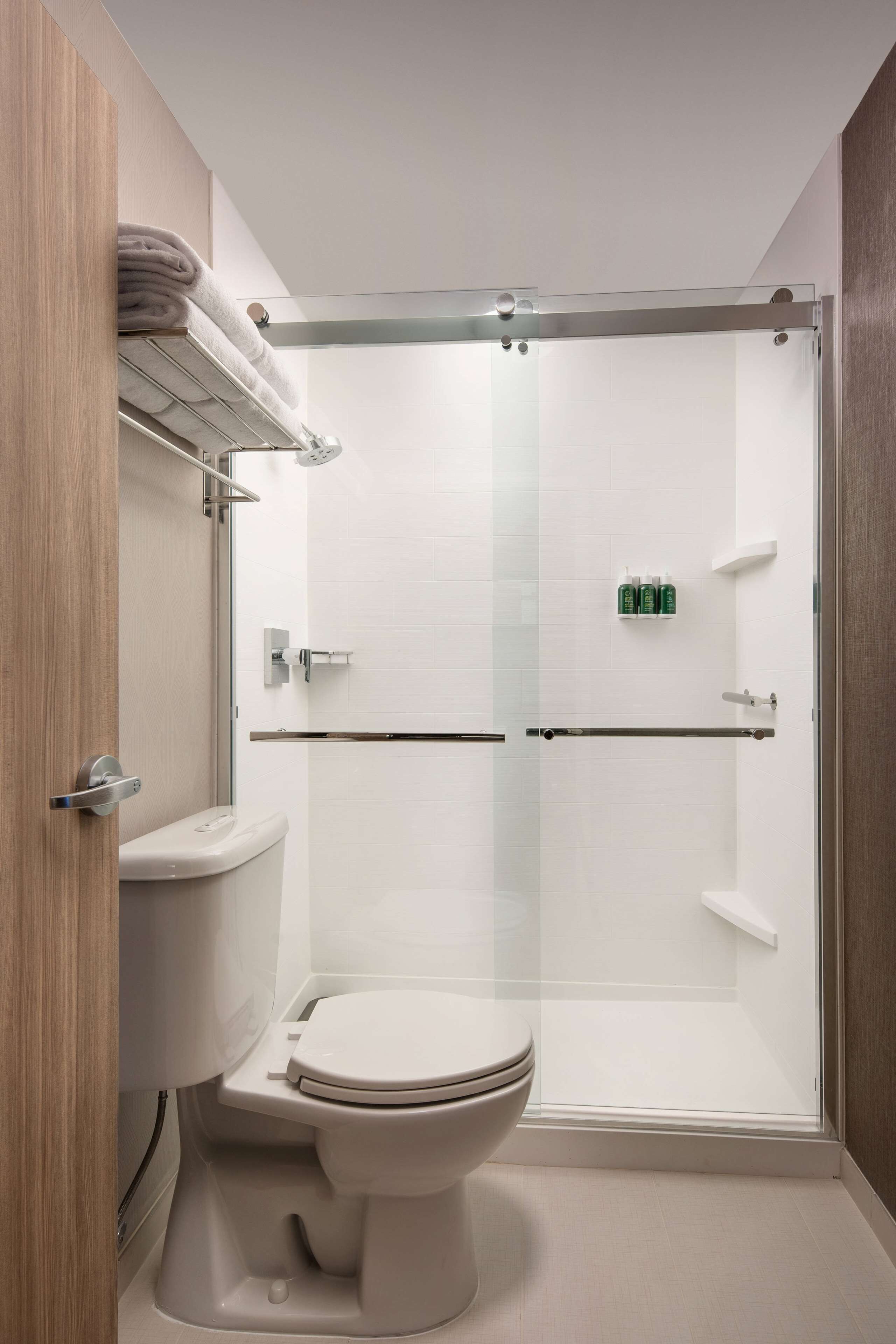 room, multiple beds, accessible (mobility roll in shower) | bathroom | combined shower/bathtub, free toiletries, hair dryer, towels