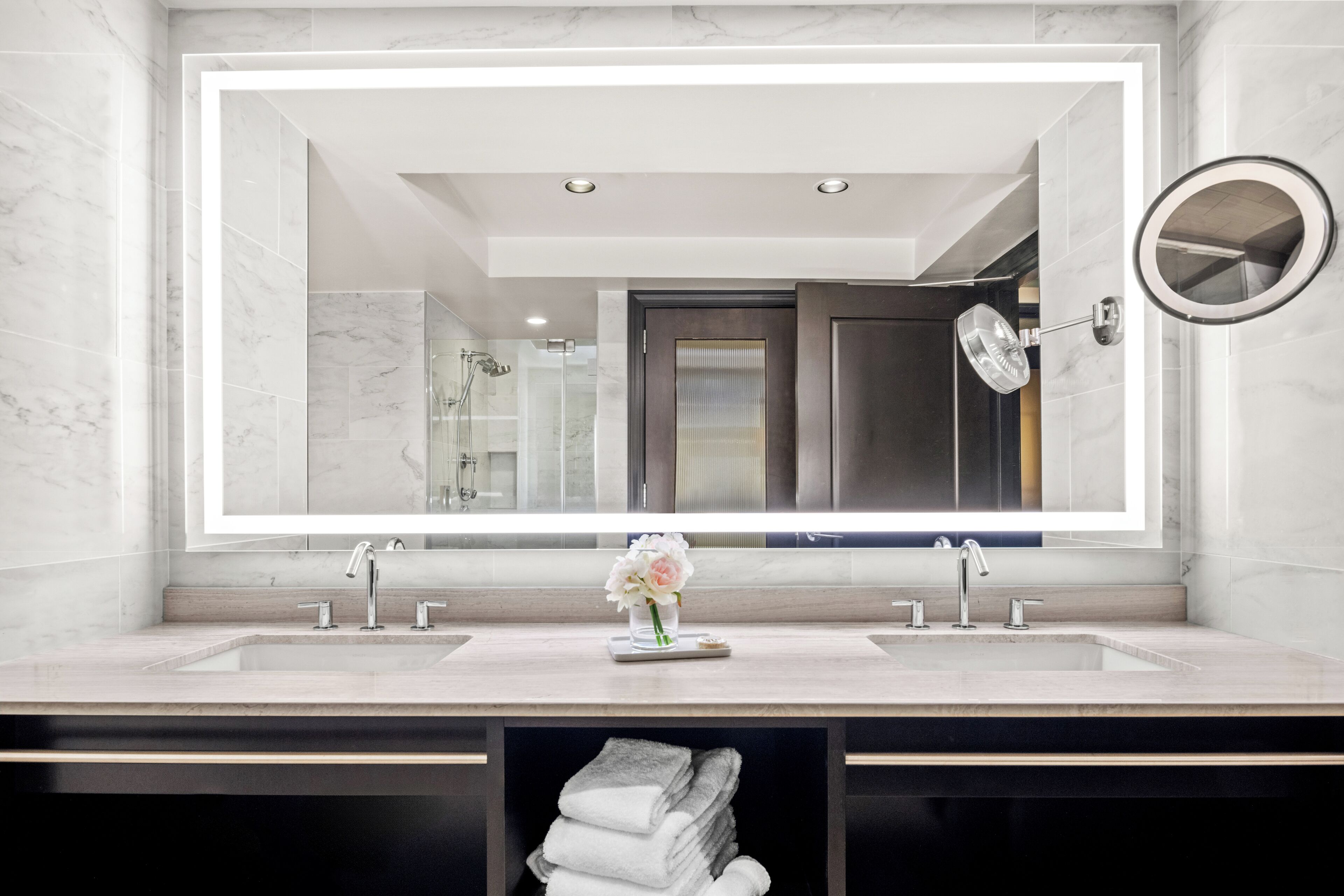 suite, 1 king bed, golf view (suite golf view king bed) | bathroom | eco-friendly toiletries, hair dryer, towels