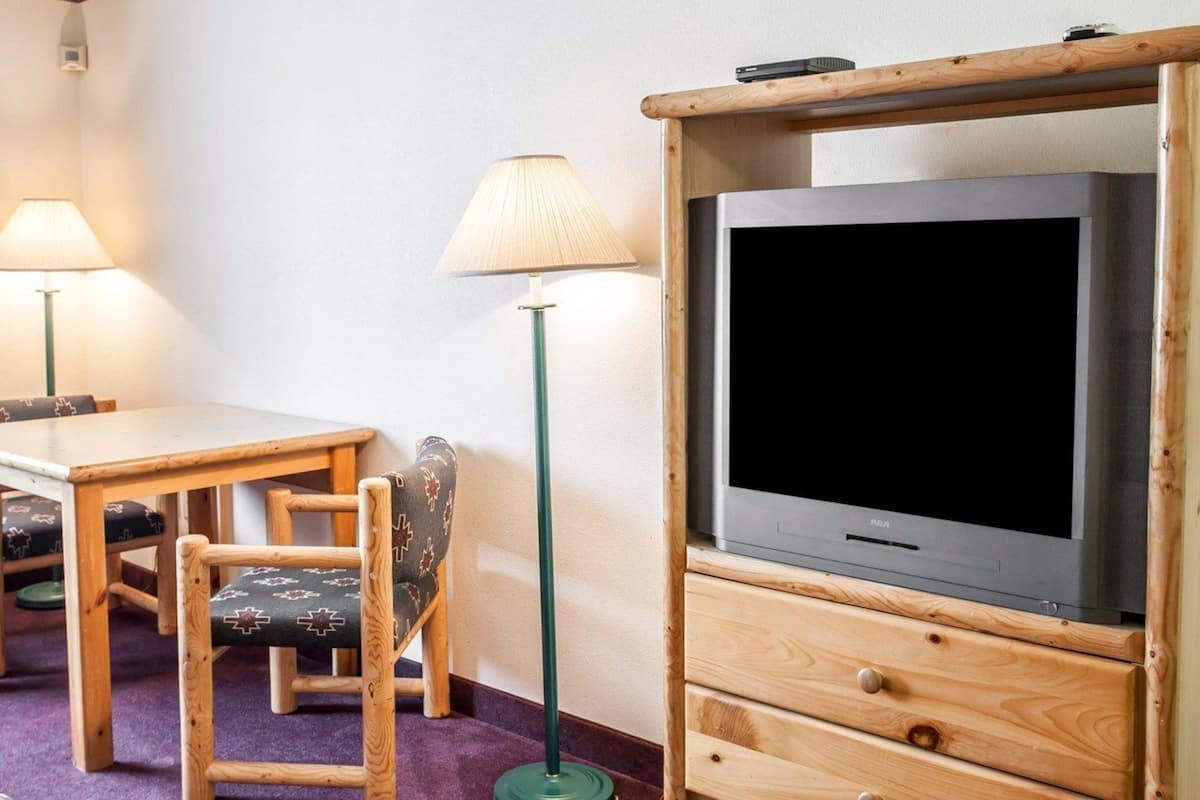 Rollaway beds (surcharge), WiFi (free), alarm clocks, bed sheets