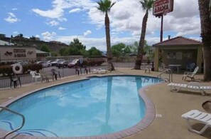 Outdoor pool - America's Best Inn & Suites St. George (St. George)