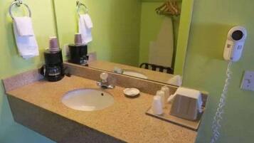 Bathtub, free toiletries, hair dryer, towels