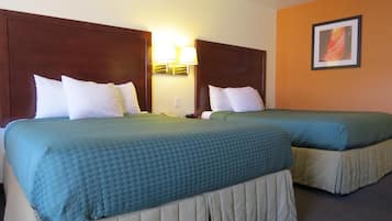 Tabla de planchar con plancha, wifi gratis, ropa de cama y despertador
